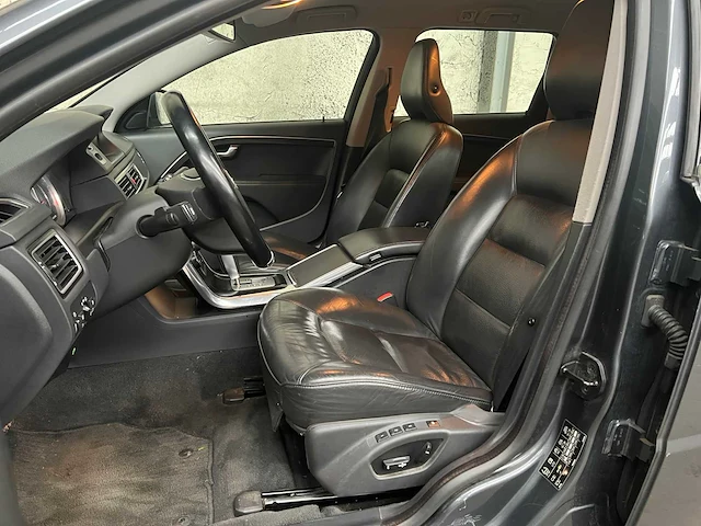Volvo v70 1.6 t4f summum 179pk 2012, hs-243-z - afbeelding 25 van  35