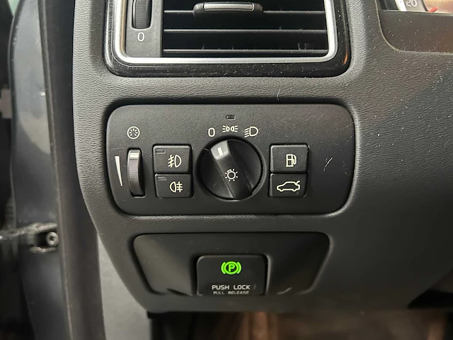 Volvo v70 1.6 t4f summum 179pk 2012, hs-243-z - afbeelding 29 van  35