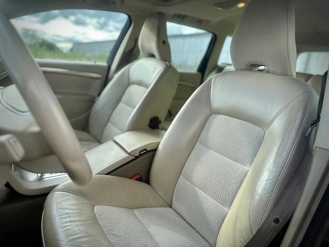 Volvo v70 2.0 d3 kinetic , ; 74-nhg-1 - afbeelding 4 van  15
