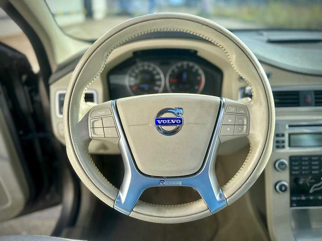 Volvo v70 2.0 d3 kinetic , ; 74-nhg-1 - afbeelding 13 van  15