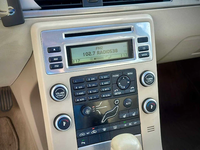 Volvo v70 2.0 d3 kinetic , ; 74-nhg-1 - afbeelding 15 van  15