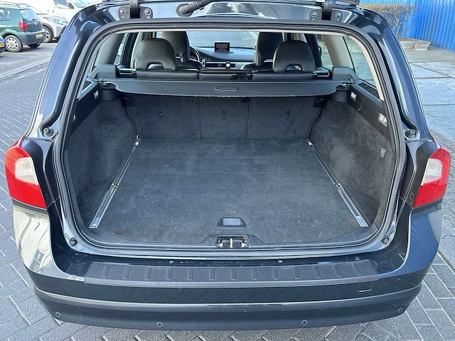 Volvo v70 2.0d limited edition car 2011 | 53-pdk-3 - afbeelding 17 van  31