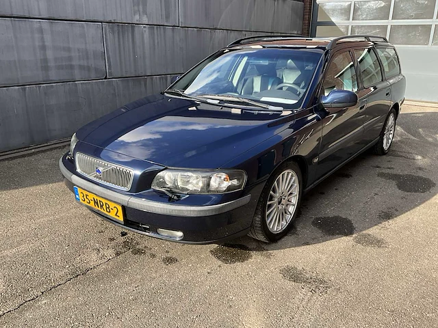 Volvo v70 2.3 t-5 geartr. c.l - personenauto - afbeelding 1 van  17