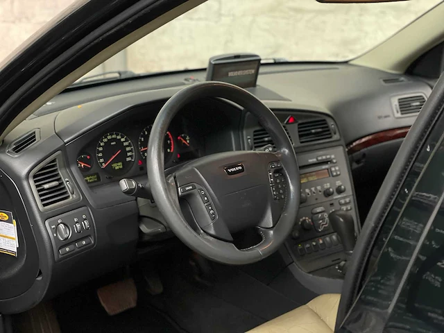 Volvo v70 2.3 t-5 geartronic c.l 250pk 2001, 18-hp-gj - afbeelding 9 van  39