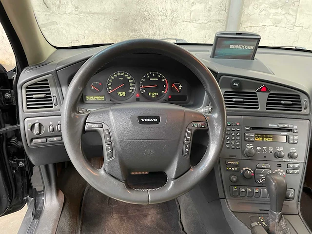 Volvo v70 2.3 t-5 geartronic c.l 250pk 2001, 18-hp-gj - afbeelding 10 van  39