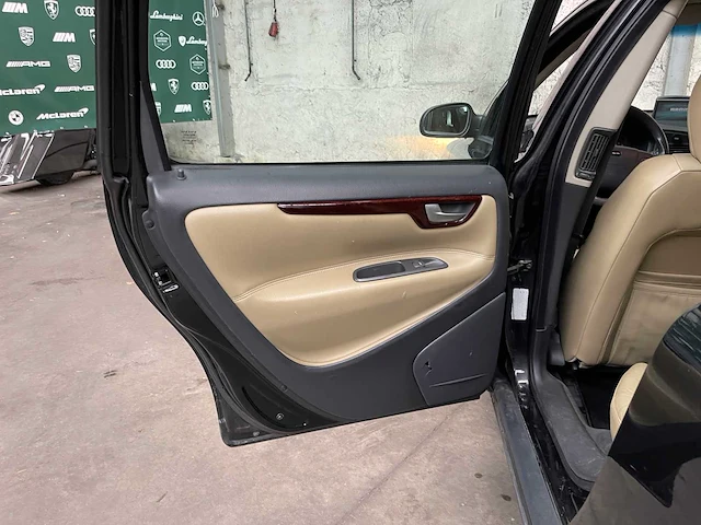 Volvo v70 2.3 t-5 geartronic c.l 250pk 2001, 18-hp-gj - afbeelding 24 van  39