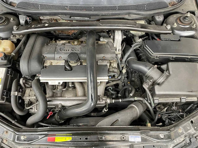 Volvo v70 2.3 t-5 geartronic c.l 250pk 2001, 18-hp-gj - afbeelding 32 van  39