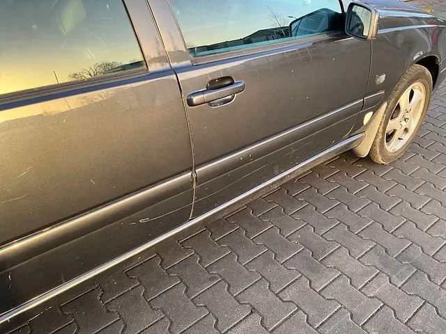 Volvo v70 2.4 (5 cilinder) personenauto - afbeelding 21 van  30