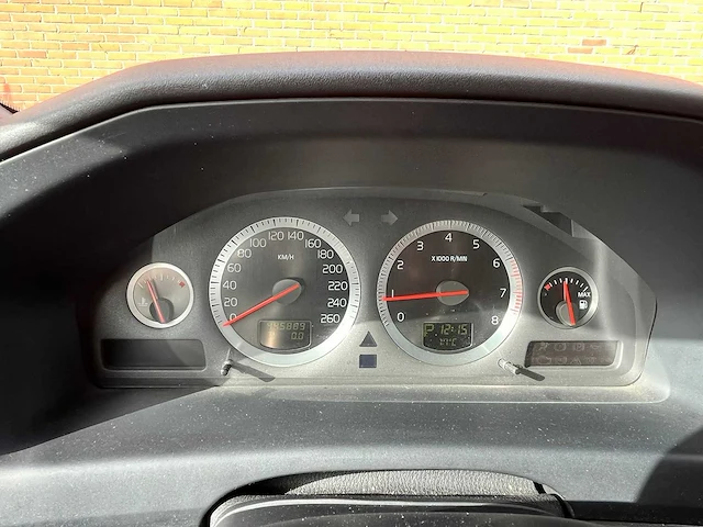 Volvo v70 2.4 cng edition, automaat, 33-ljf-7 - afbeelding 4 van  16