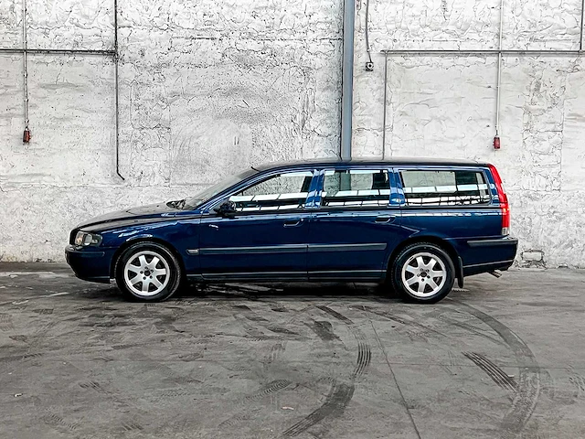 Volvo v70 2.4 comfort line 140pk 2003 (origineel-nl), 73-lz-lf - afbeelding 10 van  42