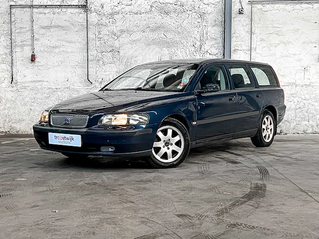 Volvo v70 2.4 comfort line 140pk 2003 (origineel-nl), 73-lz-lf - afbeelding 1 van  42