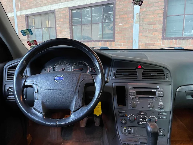 Volvo v70 2.4 comfort line 140pk 2003 (origineel-nl), 73-lz-lf - afbeelding 13 van  42