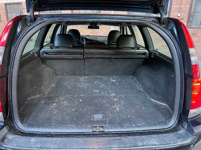 Volvo v70 2.4 comfort line 140pk 2003 (origineel-nl), 73-lz-lf - afbeelding 25 van  42