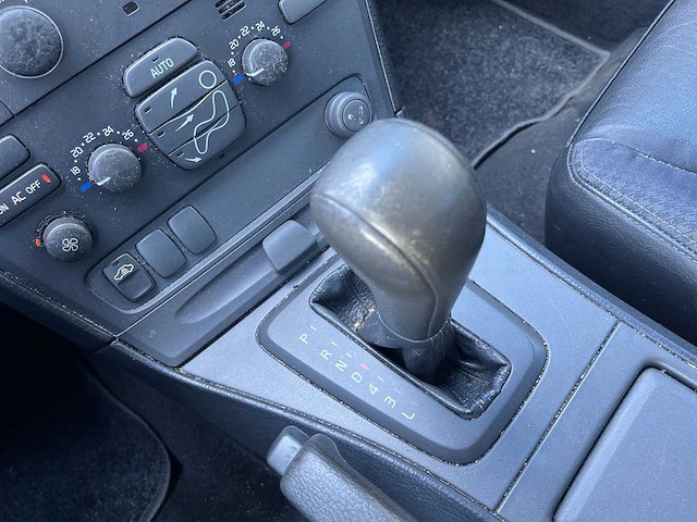 Volvo v70 2.4 comfort line car 2001 | 50-gr-hb - afbeelding 9 van  21