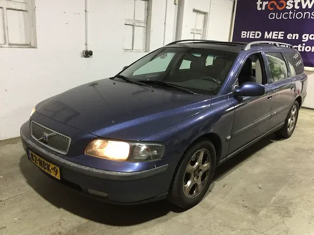 Volvo v70 2.4 d comfort line, 82-nbk-9 - afbeelding 1 van  23