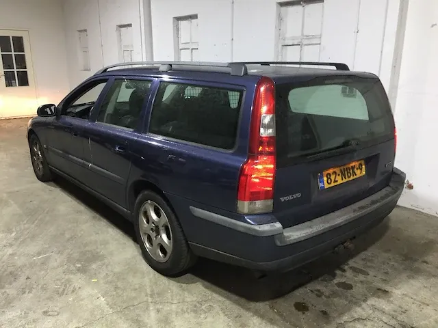 Volvo v70 2.4 d comfort line, 82-nbk-9 - afbeelding 3 van  23