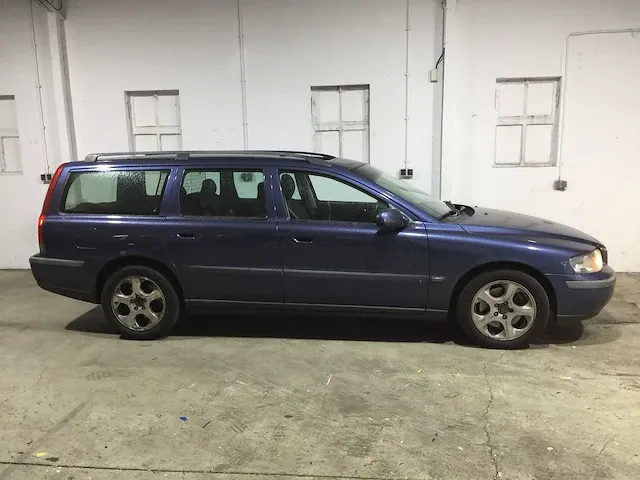 Volvo v70 2.4 d comfort line, 82-nbk-9 - afbeelding 6 van  23