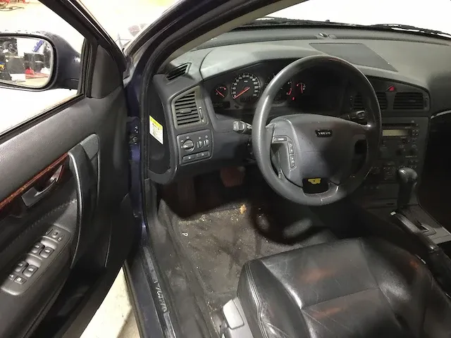 Volvo v70 2.4 d comfort line, 82-nbk-9 - afbeelding 8 van  23