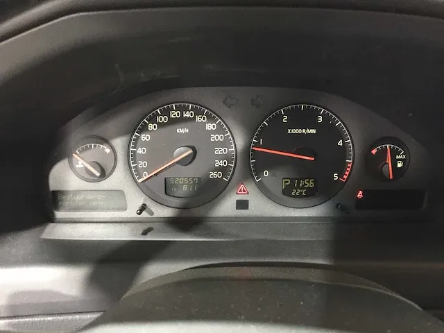 Volvo v70 2.4 d comfort line, 82-nbk-9 - afbeelding 2 van  23