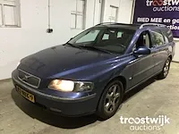 Volvo v70 2.4 d comfort line, 82-nbk-9 - afbeelding 1 van  23