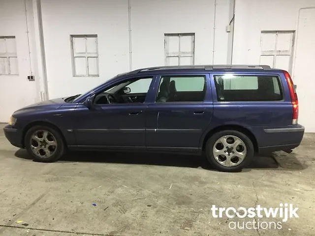 Volvo v70 2.4 d comfort line, 82-nbk-9 - afbeelding 2 van  23