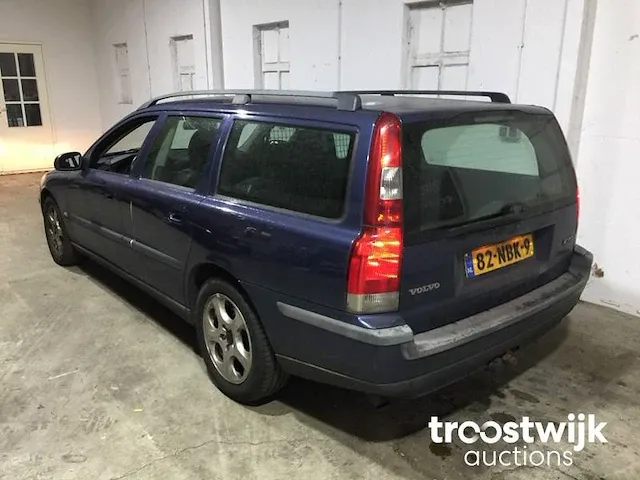 Volvo v70 2.4 d comfort line, 82-nbk-9 - afbeelding 3 van  23