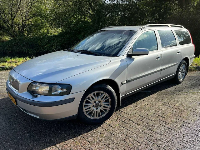 Volvo v70 2.4 d, hd-611-v - afbeelding 1 van  16