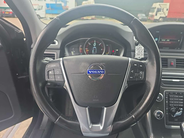 Volvo v70 2.4 d5 awd momentum car 2015 | gh-405-s - afbeelding 16 van  34
