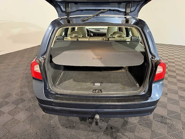 Volvo v70 2.4 d5 summum, 52-zl-jv - afbeelding 9 van  14