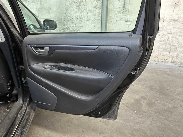 Volvo v70 2.4 summum 170pk 2006, 20-rhb-1 - afbeelding 21 van  33