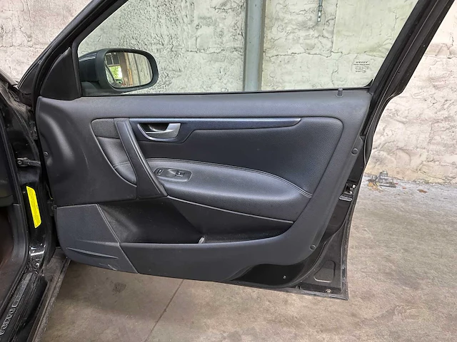 Volvo v70 2.4 summum 170pk 2006, 20-rhb-1 - afbeelding 24 van  33