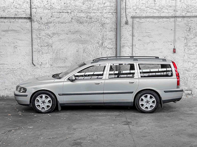 Volvo v70 2.4 t g.ocean race 200pk 2002, 97-js-sg - afbeelding 9 van  41