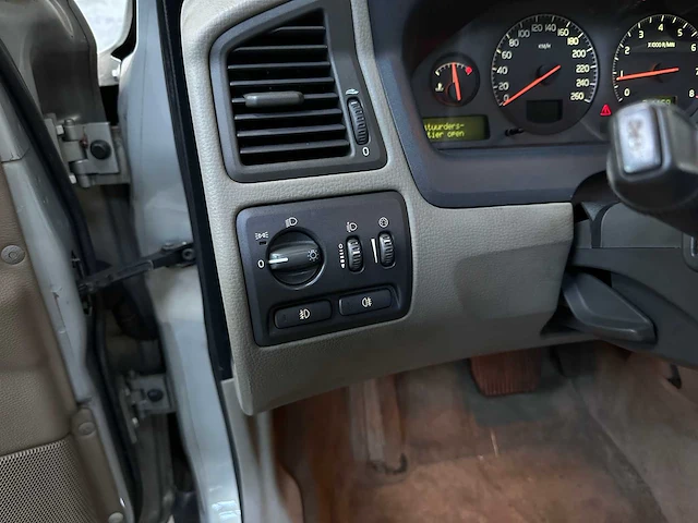 Volvo v70 2.4 t g.ocean race 200pk 2002, 97-js-sg - afbeelding 14 van  41