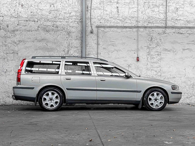 Volvo v70 2.4 t g.ocean race 200pk 2002, 97-js-sg - afbeelding 40 van  41