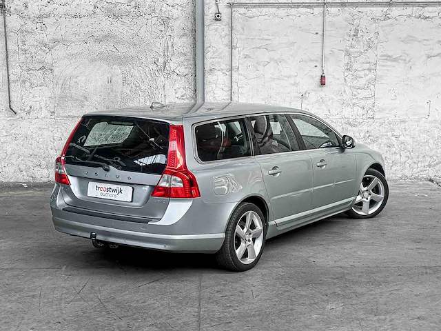 Volvo v70 2.4d momentum 175pk 2010, 48-kxp-9 - afbeelding 2 van  43