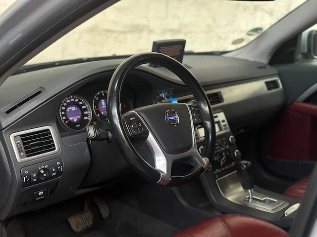 Volvo v70 2.4d momentum 175pk 2010, 48-kxp-9 - afbeelding 9 van  43