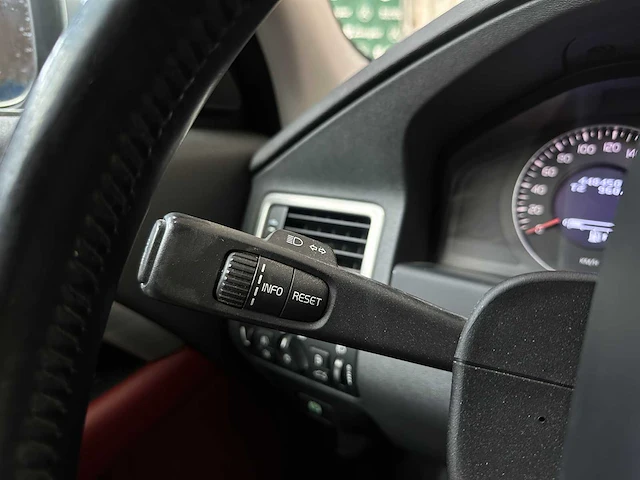 Volvo v70 2.4d momentum 175pk 2010, 48-kxp-9 - afbeelding 16 van  43