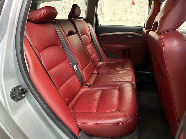 Volvo v70 2.4d momentum 175pk 2010, 48-kxp-9 - afbeelding 31 van  43