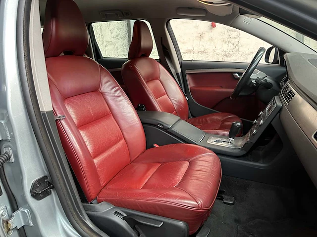 Volvo v70 2.4d momentum 175pk 2010, 48-kxp-9 - afbeelding 32 van  43