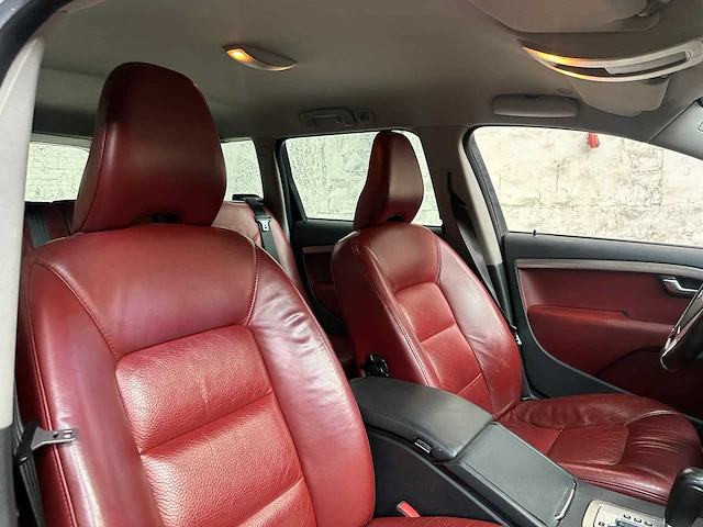 Volvo v70 2.4d momentum 175pk 2010, 48-kxp-9 - afbeelding 33 van  43