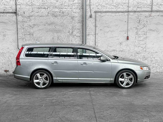 Volvo v70 2.4d momentum 175pk 2010, 48-kxp-9 - afbeelding 42 van  43