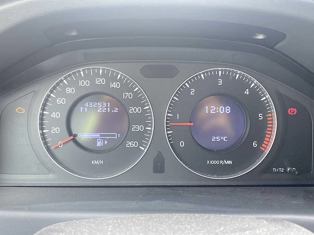 Volvo v70 2.4d nordic youngtimer | 05-jhr-5 - afbeelding 4 van  26