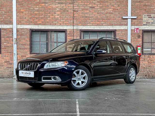 Volvo v70 2.5t 200pk 2008 youngtimer - afbeelding 1 van  39