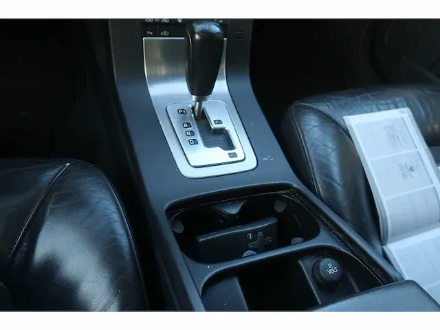 Volvo v70 2.5t momentum automaat, 71-zh-bk - afbeelding 2 van  16