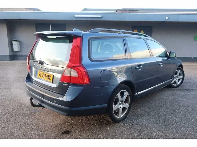 Volvo v70 2.5t momentum automaat, 71-zh-bk - afbeelding 10 van  16