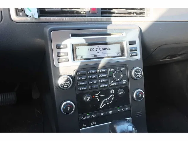 Volvo v70 2.5t momentum automaat, 71-zh-bk - afbeelding 16 van  16