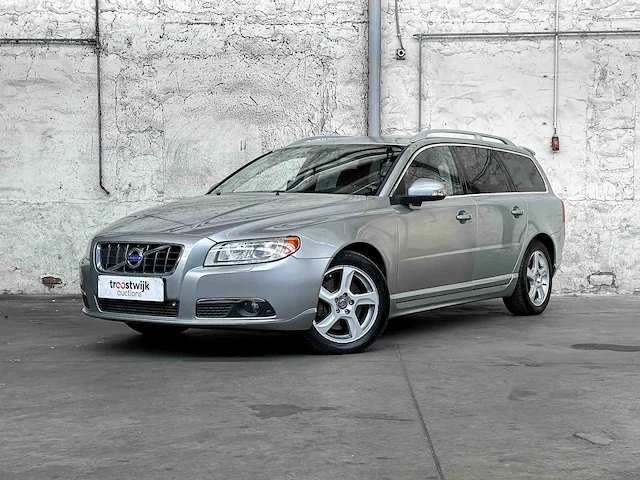 Volvo v70 genration 3 t6 3.0 awd 285pk 2008 -youngtimer- - afbeelding 1 van  43