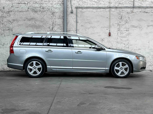 Volvo v70 genration 3 t6 3.0 awd 285pk 2008 -youngtimer- - afbeelding 40 van  43
