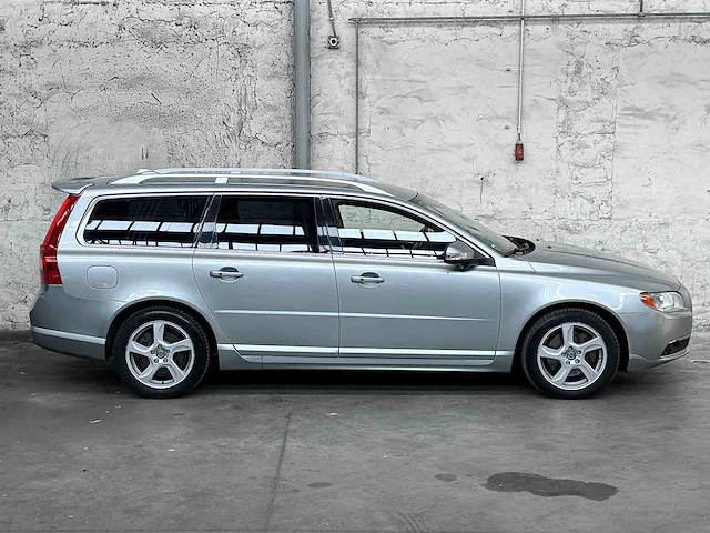 Volvo v70 genration 3 t6 3.0 awd 285pk 2008 -youngtimer- - afbeelding 41 van  43