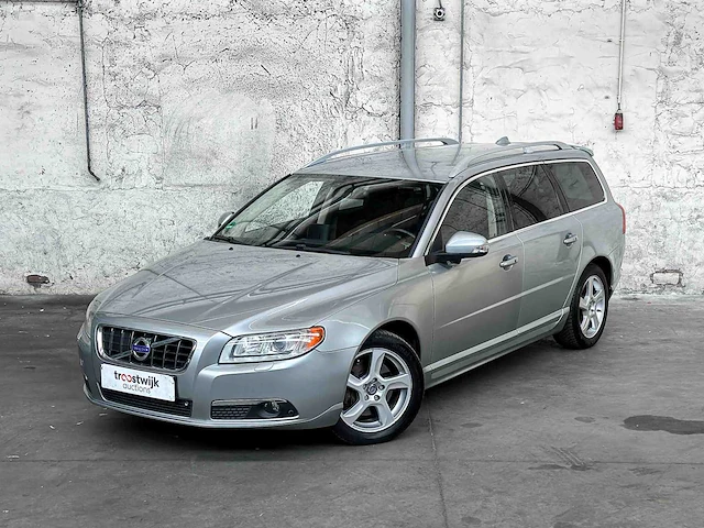 Volvo v70 genration 3 t6 3.0 awd 285pk 2008 -youngtimer- - afbeelding 2 van  43